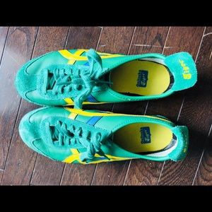 Women’s Onitsuka Tiger green shoes. Size 9.5 US.